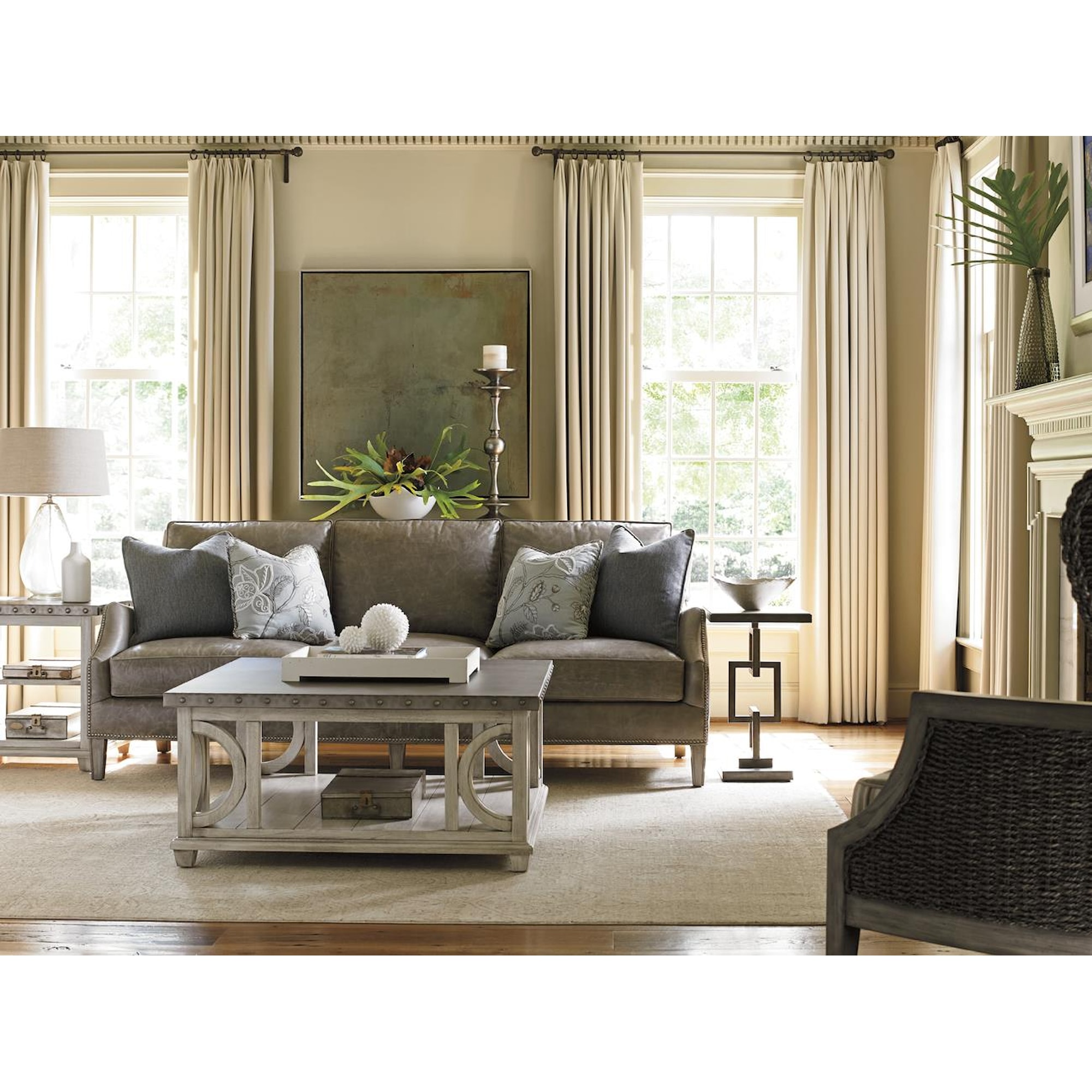 Lexington Oyster Bay 634774207 Deerwood Side Table with Burnished Metal